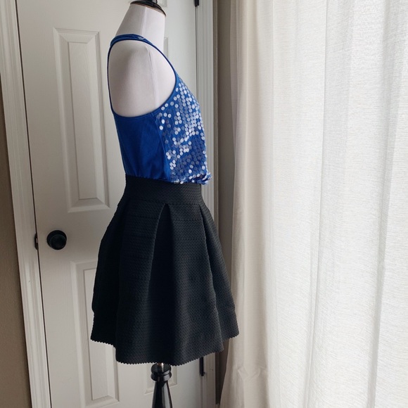 Blue Sequin Tank Top - Picture 5 of 6